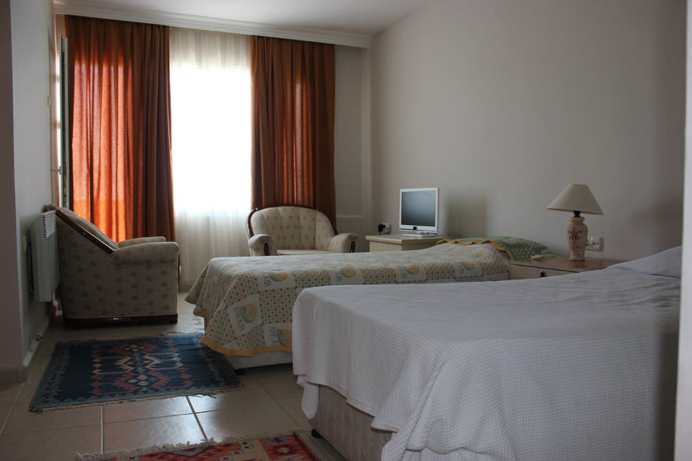 Hotel Karaburun 3*